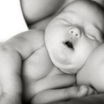 bayi gemuk lucu tidur