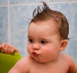 Masalah-masalah yang sering terjadi pada kepala dan rambut bayi beserta solusinya