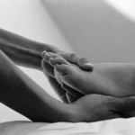 Mengatasi Bengkak Kaki saat Hamil