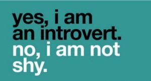 Introvert Tidak Sama Dengan Pemalu